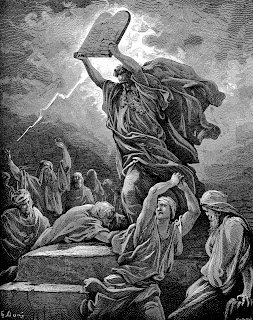gustave-dore-moise-brisant-les-tables-de-la-loi.webp